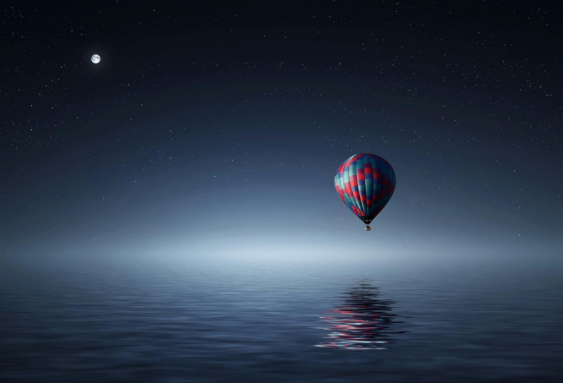 A hot air balloon ride over this majestic city offers a mesmerising panorama of its iconic landmarks!