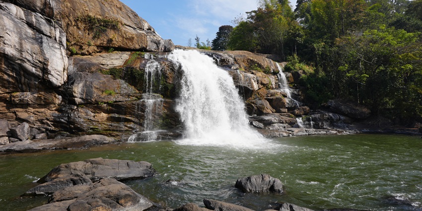 The mesmerising beauty of the Mankulam Waterfalls attracts tourists throughout the year