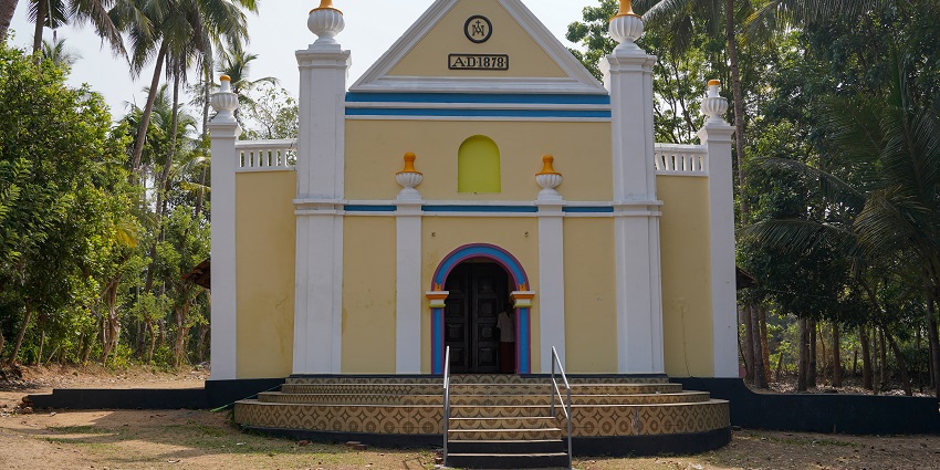 Do explore church and temples during your visit to Munroe Island for a soulful experience.