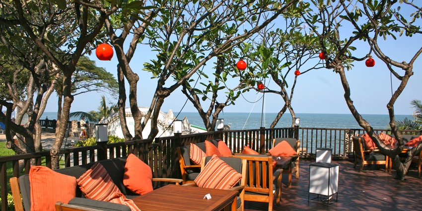 Sunset Bar at Barefoot is a mesmerising place to enjoy beach parties and get togethers