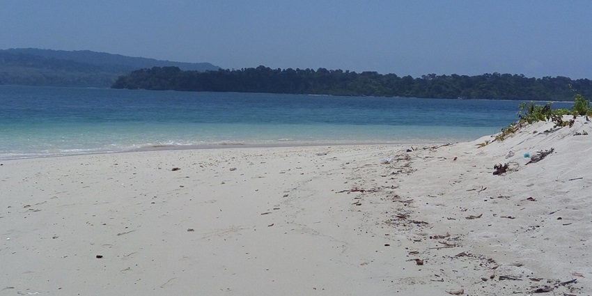 Jolly Buoy Island is a scenic island in Andaman and Nicobar with clear enchanting skies