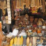 Peruse through traditional handicrafts and artefacts while shopping in Trivandrum