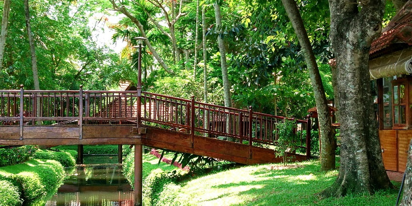 Book a lovely resort or hotel near the attraction to get rid of travel fatigue.