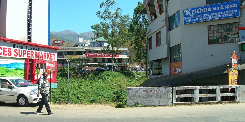 Munnar Inn Spices Shopping Mall is a spot for shopping in Munnar where you can get handmade chocolates