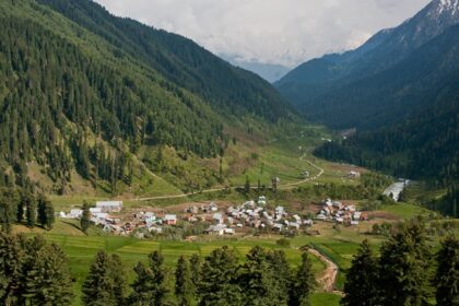 Ranbireshwar Temple is the biggest Shiva Temple, located in the beautiful Jammu Valley