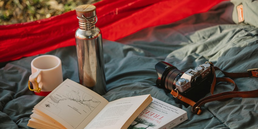Carry a water bottle to keep yourself hydrated during the sightseeing of the attraction.
