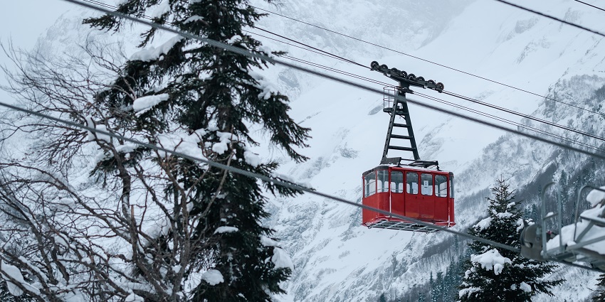 Gulmarg’s gondola ride above lovely landscapes is among the best things to do in Kashmir.