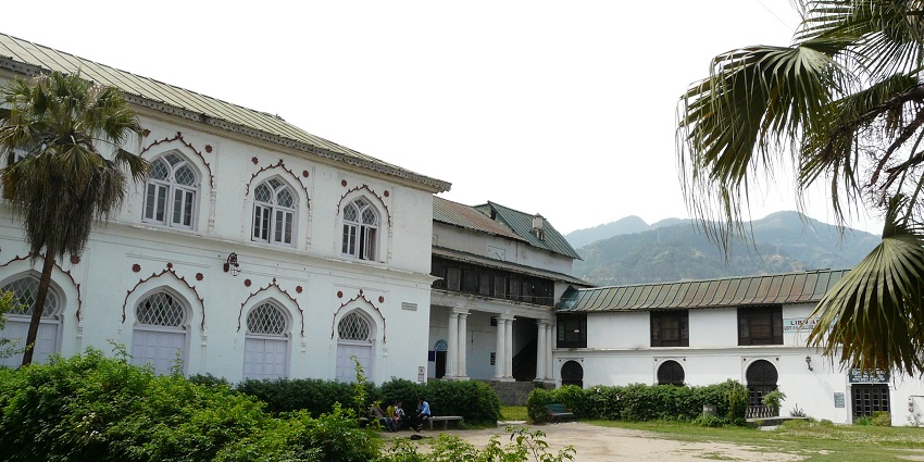 The stunning architecture of Akhand Chandi Palace is a sight to behold in Chamba