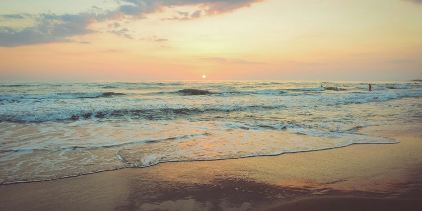 Al Mirfa Beach is one of the best Abu Dhabi Beaches for people to explore with families.