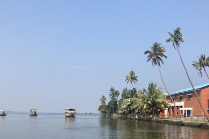 The view of Alleppey backwater and houseboats - best places to visit in Alleppey