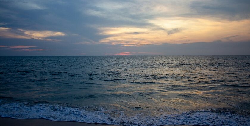 A stunning evening view of a beach in Alleppey, which is a must-visit for all travellers.