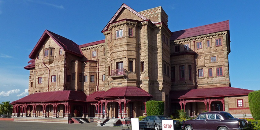 The definite architecture and grandiose of Amar Mahal Museum and Library of Jammu and Kashmir