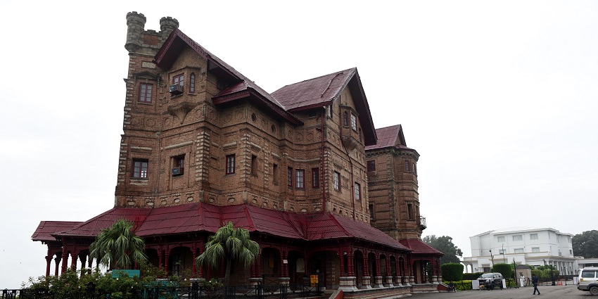The Amar Mahal Palace Museum is one of the places to visit in Jammu with its architecture