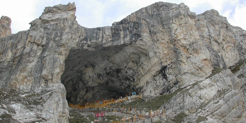 Cave Temple of Lord Amarnath during daytime