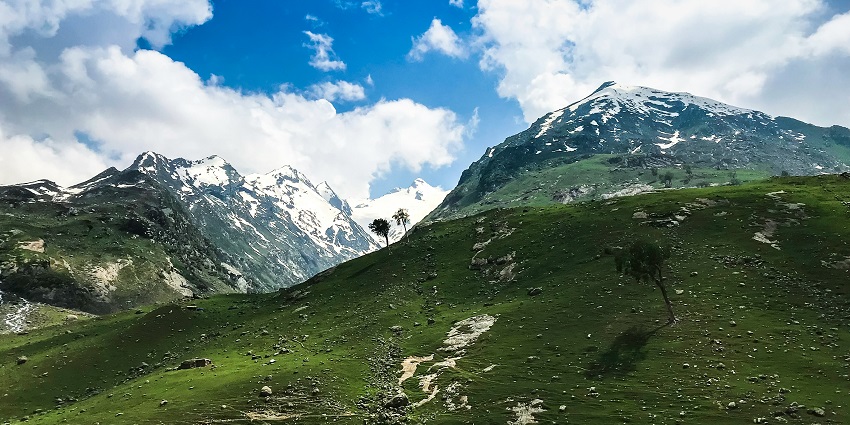 Among Pahalgam trekking routes, Amarnath trek offers you a spiritual experience.