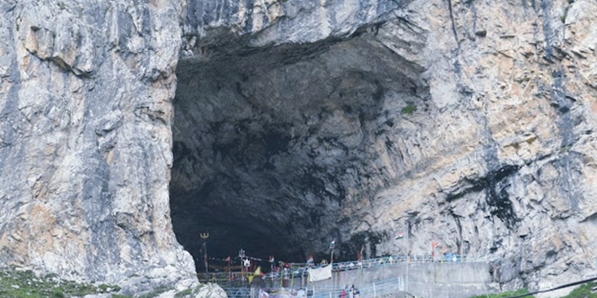 Seek spiritual solace in Amarnath, one of the best places to visit in Kashmir in April.