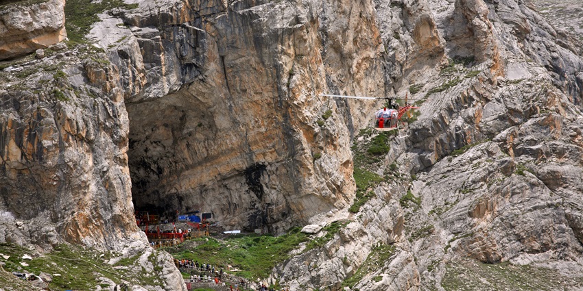A view of the tents near the Amarnath cave, one of the places to visit near Pahalgam