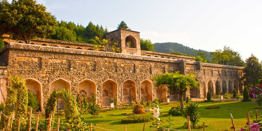A panoramic view of Pari Mahal, which is one of the attractions near Gulmarg