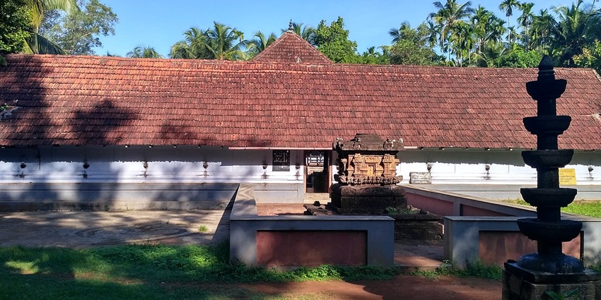 Anakkara is known for its spices, tranquil scenes , and serene markets.