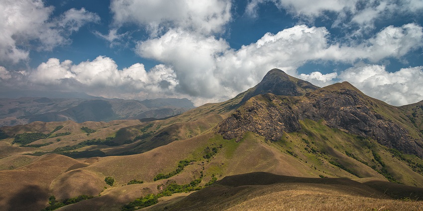 A mesmerising view of Anamudi Peak in Kerala, one of the must-visit destinations.