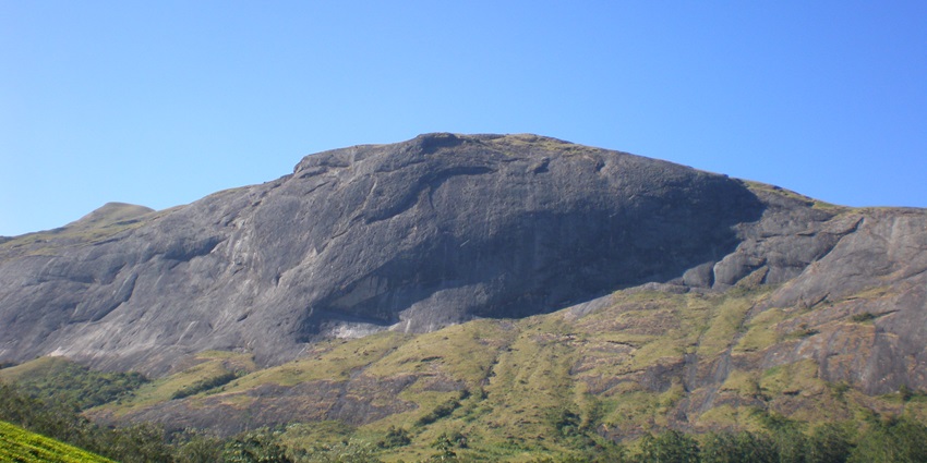 This peak is the highest peak in south india, an ideal retreat for adventure lovers