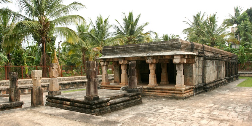 With religious significance for Jains, this temple is a marvellous and ancient structure.