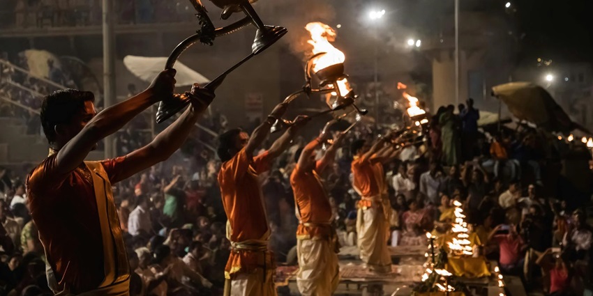A stunning view of people worshipping at Angadipuram Temple Complex in Malappuram.