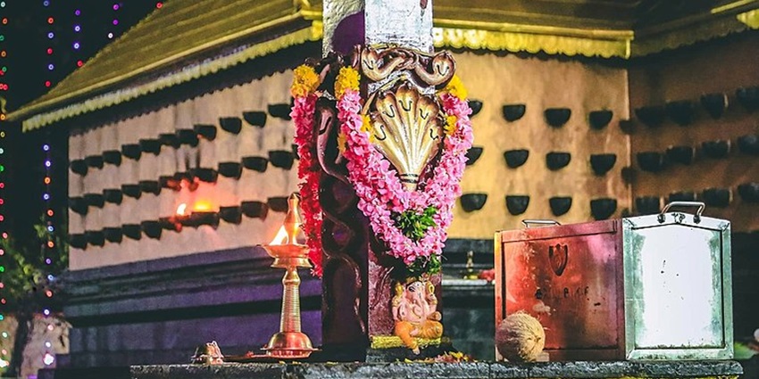 An idol of a deity at the Vellayani Temple