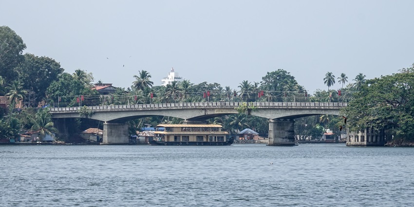 Relish scenic views from a houseboat at Ashtamundi Lake with things to do in Kollam