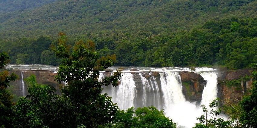 Athirappilly Waterfalls is one of the best Kerala picnic places for an amazing time.