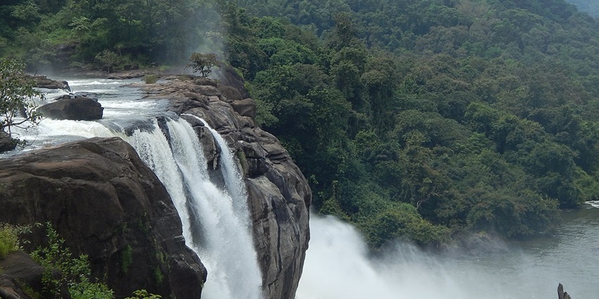 Explore the magnificent falls of Athirappilly - The best hill stations near Ernakulam