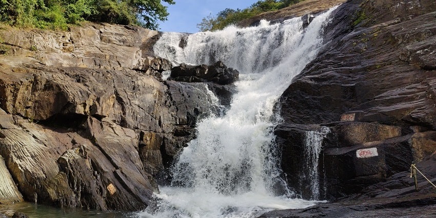 Have an unwinding and exciting experience with a visit to famous tourist spots in Kerala.
