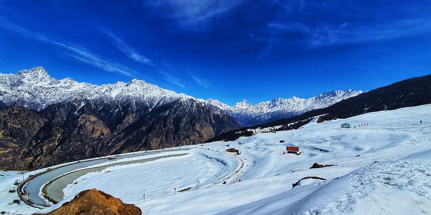 Auli is one of the great places to visit in North India for adventure enthusiasts.
