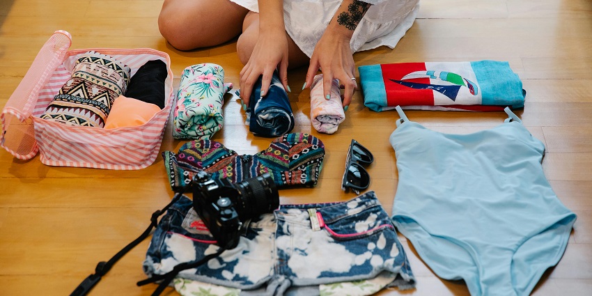 Pack your clothes and other essentials before hopping on a tour to Anamudi Shola Park.