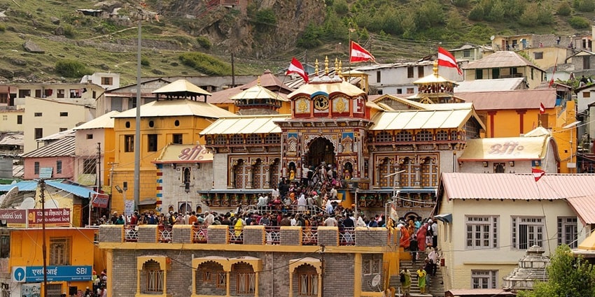 Hindu Badrinath temple & devotees entering - places to visit in India in June with family