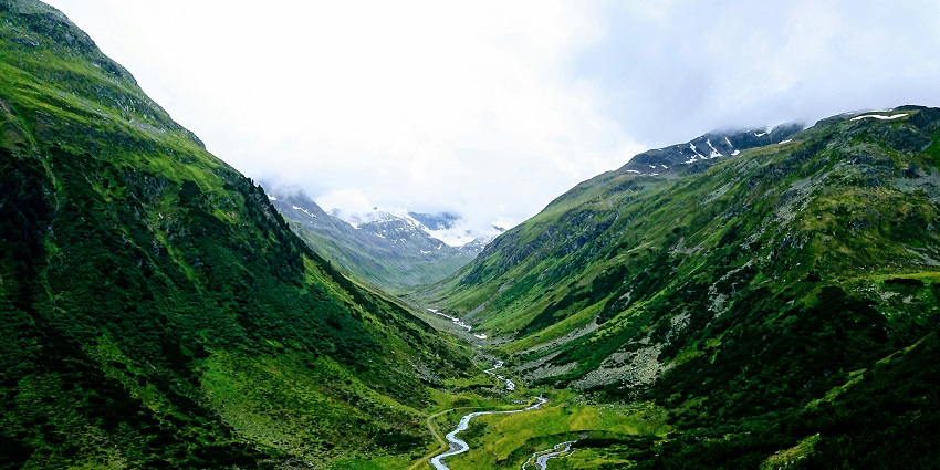 Sunder Nagar Valley, or Bahl Valley, is one of the best places to visit near Mandi.
