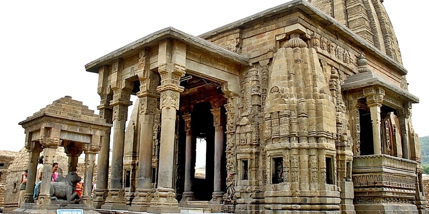 Visiting Baijnath Temple, a Shiva temple, is one of the best things to do in Palampur.
