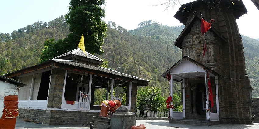 Brajeshwari Devi Temple: revered site with intricate carvings and spiritual ambiance.