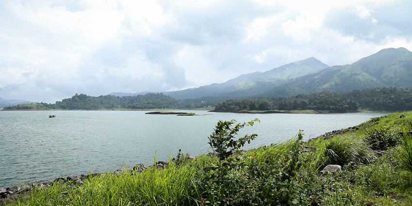 Reservoir at Banasura Sagar Dam for sightseeing is one of the best things to do in Wayanad.