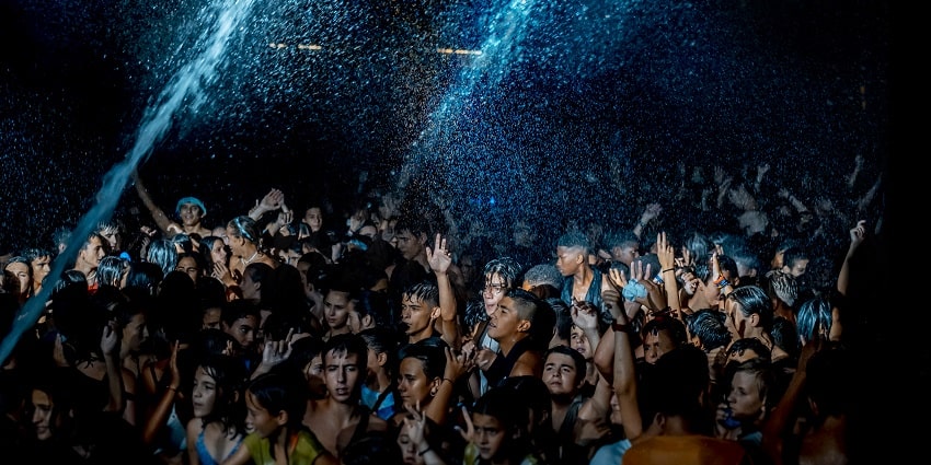 One of the most lively experiences of Dubai Nightlife