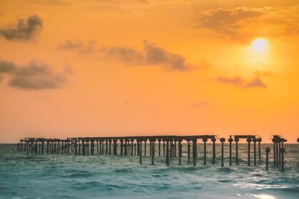 Picturesque Alleppey beach and sunset - best places to visit in Alleppey for couples