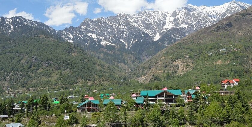 Beautiful Beas Valley, greenery and snow covered - one of the best things to do in Kullu