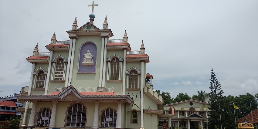 Bela Church combines Keralan and European styles, giving it a unique cultural and historical importance.