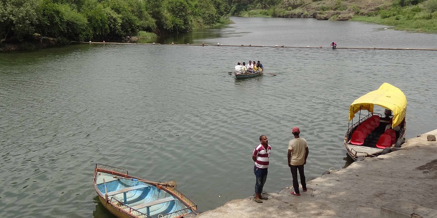 Enjoying boating in this dam is a must-try activity while exploring the attraction.