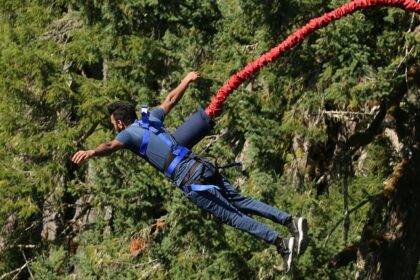 Get the best experience of your vacation amidst the mountains with bungee jumping in India.