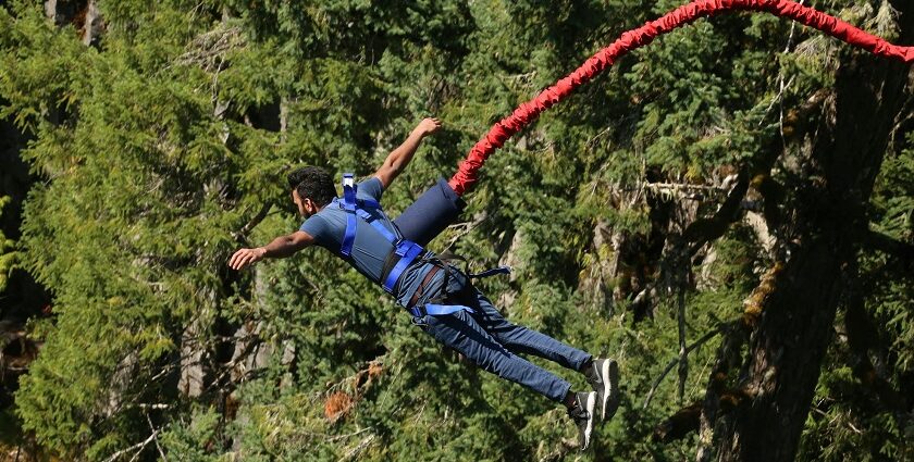 Get the best experience of your vacation amidst the mountains with bungee jumping in India.