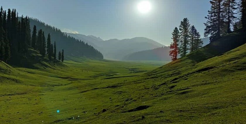 Embellished with serene landscapes, Bungus Valley in Kashmir is a sight to behold.