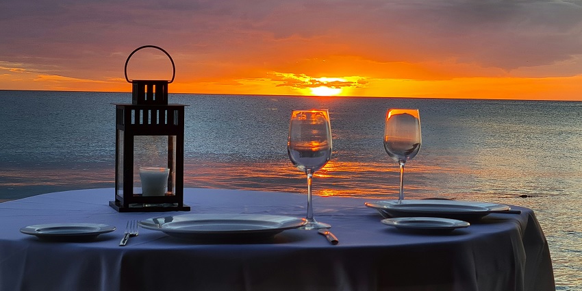 Candlelight dinner is one of the top things to do in Andaman and Nicobar at night.