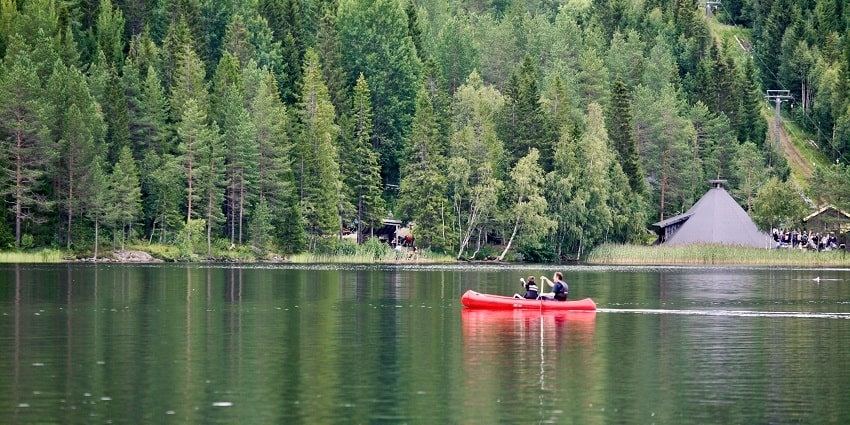 Canoeing is one of the best adventure sports in Kerala for all thrilling travellers.