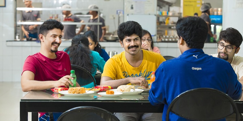 Enjoy local delicacies in restaurants near the famous Indian Naval Maritime Museum in Kochi